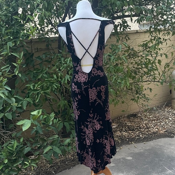 Charlotte Russe Black Floral Print Midi Dress Size M Crisscross Back - Picture 7 of 16